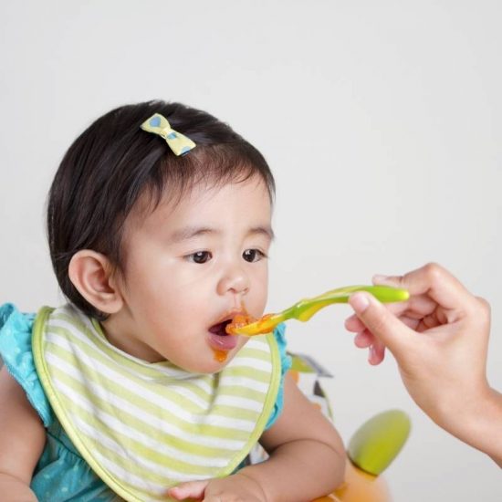 how-to-start-weaning-a-baby-the-good-play-guide