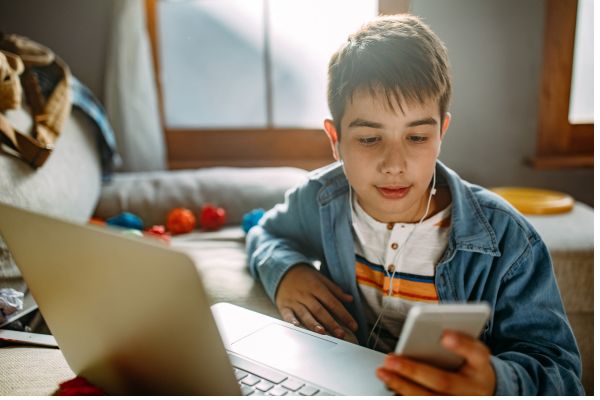 Should I Let My Kids Have Online Friends? – Gryphon